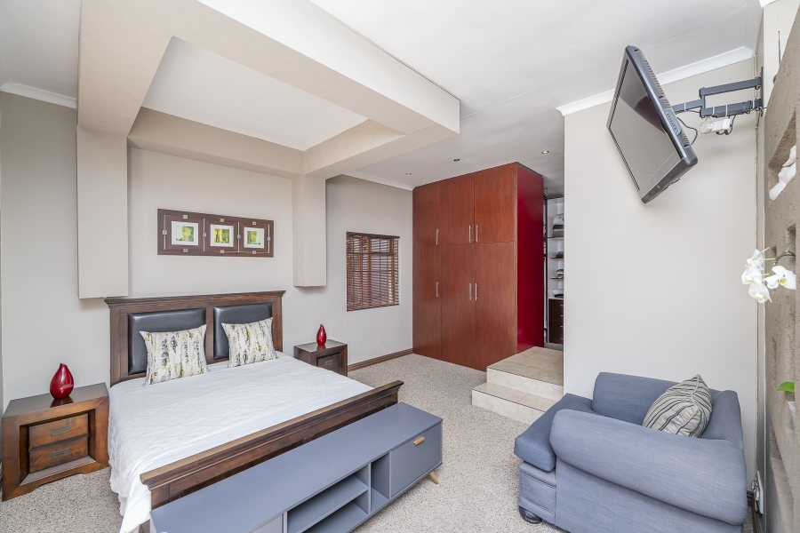 4 Bedroom Property for Sale in Protea Heights Western Cape